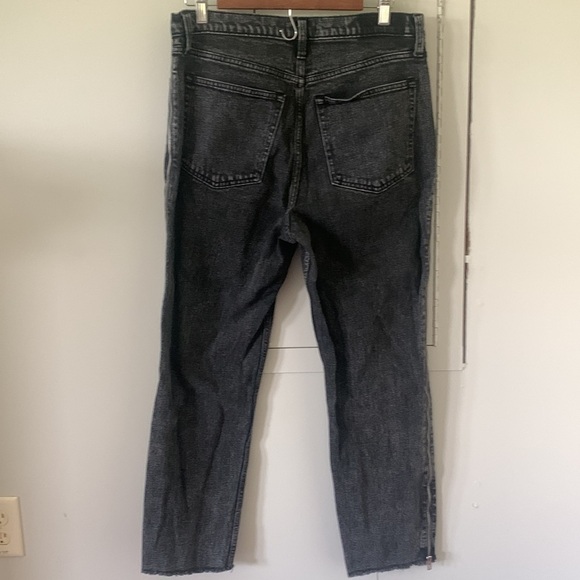 Abercrombie & Fitch Ultra High Rise Mom Jean Black Distressed with side zippers - Picture 4 of 8